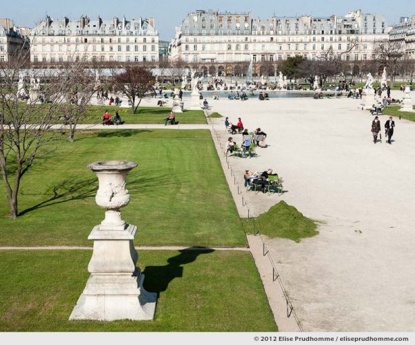 Green, Tuileries Garden, Paris, France, 2011 (part of the series Yours, Mine, Le Nôtre's) by Elise Prudhomme.