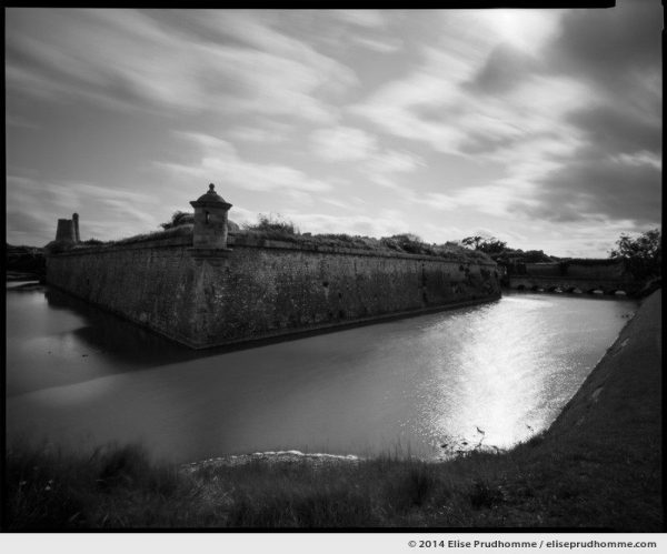 Fort de la Hougue, Saint-Vaast-la-Hougue, France. 2014 (series Sands of Time) by Elise Prudhomme.