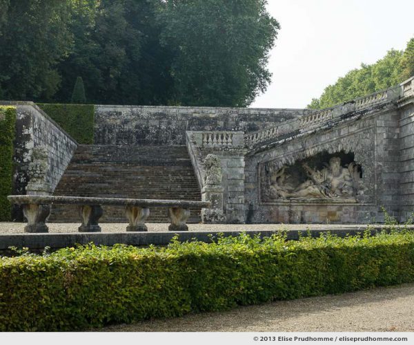 Stonework of the stairs and grotto, Vaux-le-Vicomte Castle and Garden, Maincy, France. 2013 (series Yours, Mine, Le Nôtre's) by Elise Prudhomme.