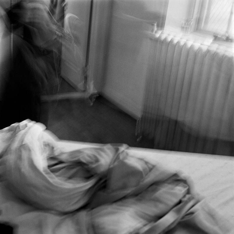 Confusion #2, Massachusetts, USA, 1992 (series Self-consciousness) by Elise Prudhomme.