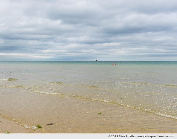 Waning tide at Jonville Beach, Pointe de Saire, Cotentin, Normandy, France. Marée basse à la plage de Jonville, Pointe de Saire, Cotentin, Normandie, France.