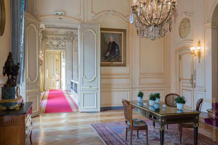 Interior view before the wedding reception at the Cercle de l'Union Interalliée, Paris, France.