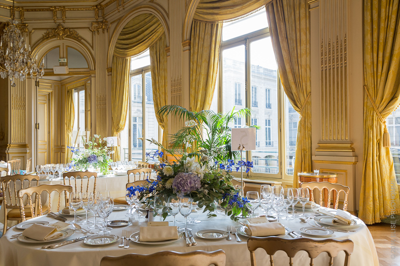 Table setting for formal dinner at wedding reception at the Cercle de l'Union Interalliée, Paris, France.