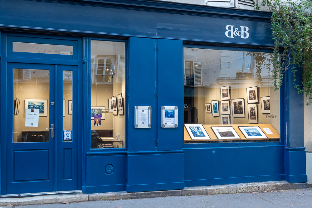Exhibition views taken during "Ferric" at Studio Galerie B&B in Paris, France from 9 - 28 November 2021.