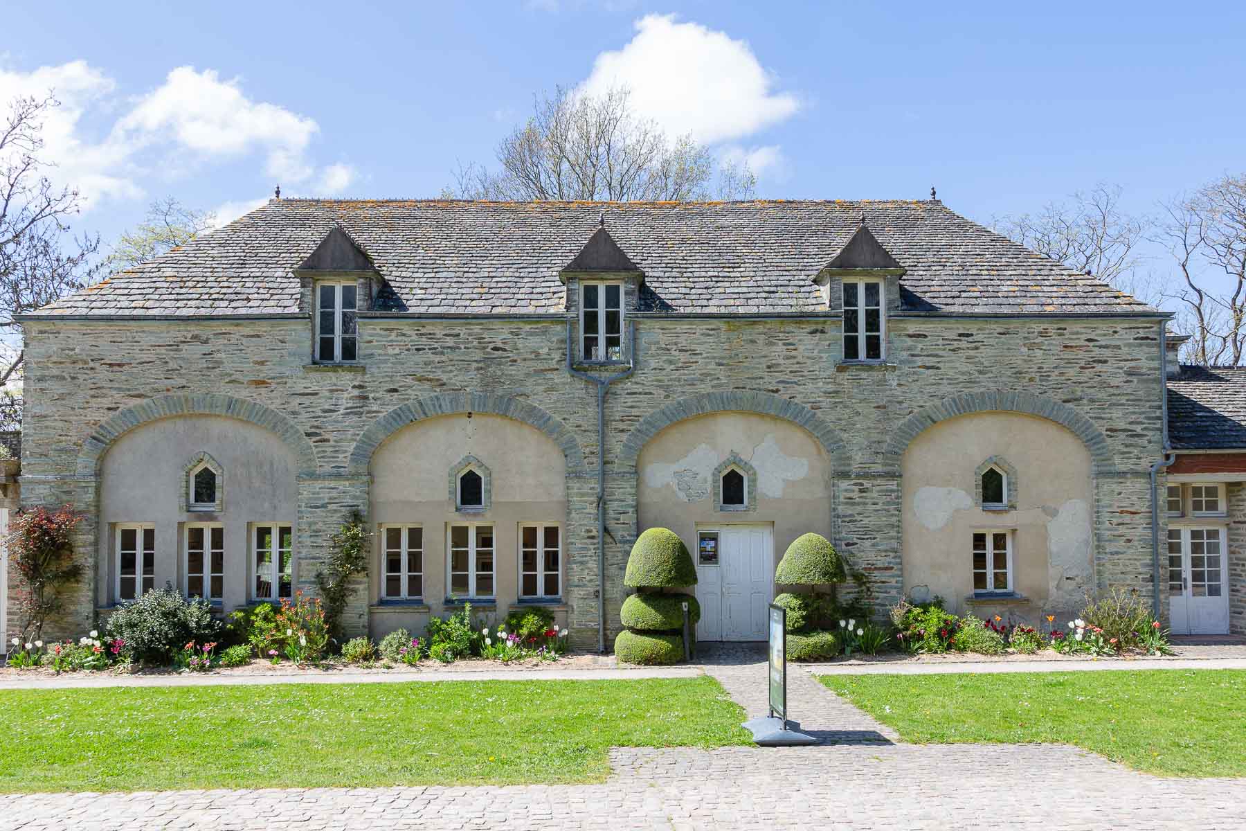Exhibition Views of Coast-in-tint | Portrait of a Landscape by Elise Prudhomme at Chateau des Ravalet, Cherbourg en Cotentin, France.