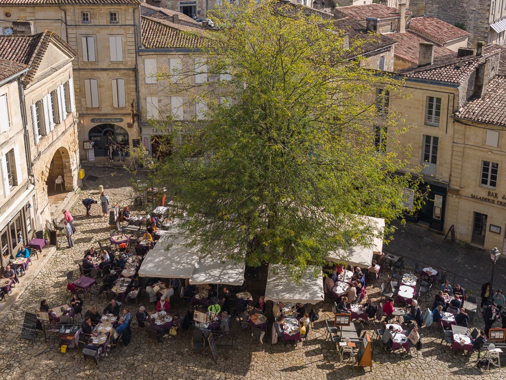 Place-du-Marche-in-the-town-of-Saint-Emilion-Gironde-France