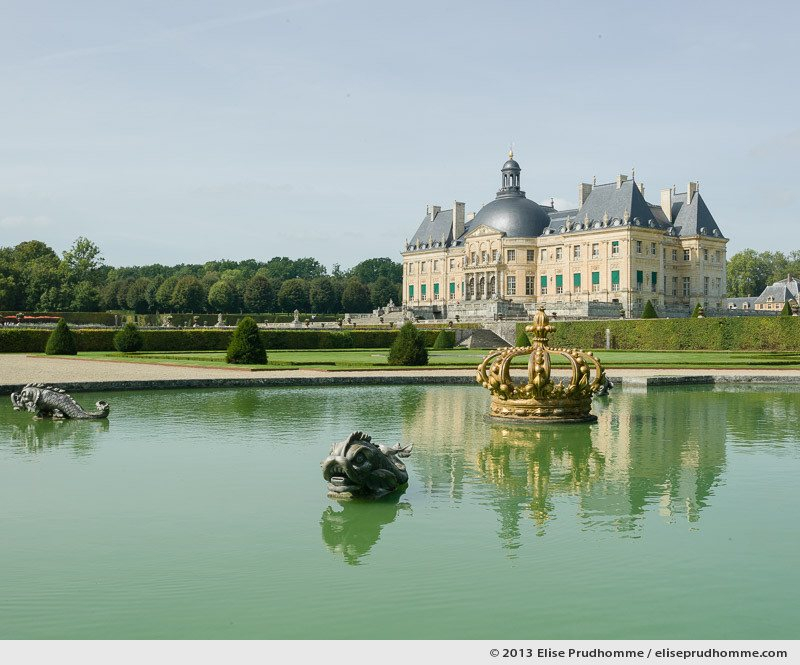 The Château of Vaux-le-Vicomte from the Parterre de la Couronne, Maincy, France. 2013 (series Yours, Mine, Le Nôtre's) by Elise Prudhomme.