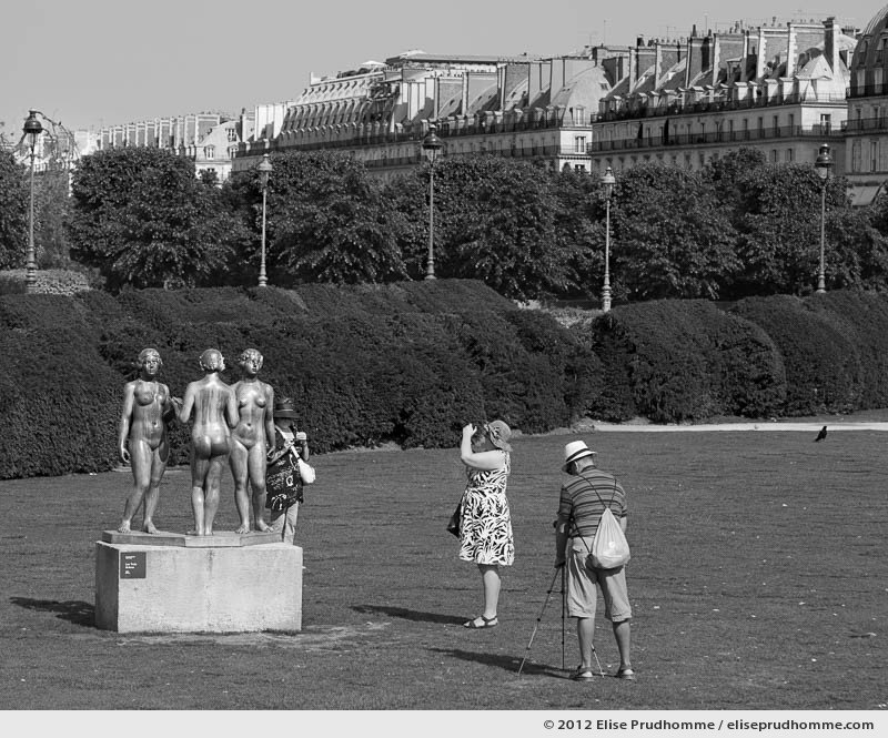 Les trois grâces or The Three Graces, Tuileries Garden, Paris, France, 2012 (part of the series Yours, Mine, Le Nôtre's) by Elise Prudhomme.