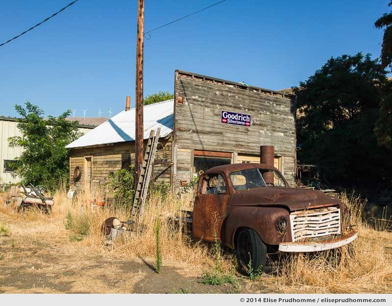 Fossil Energy #2, Maryhill, Washington, USA, 2015 (series Wild Wild West) by Elise Prudhomme.