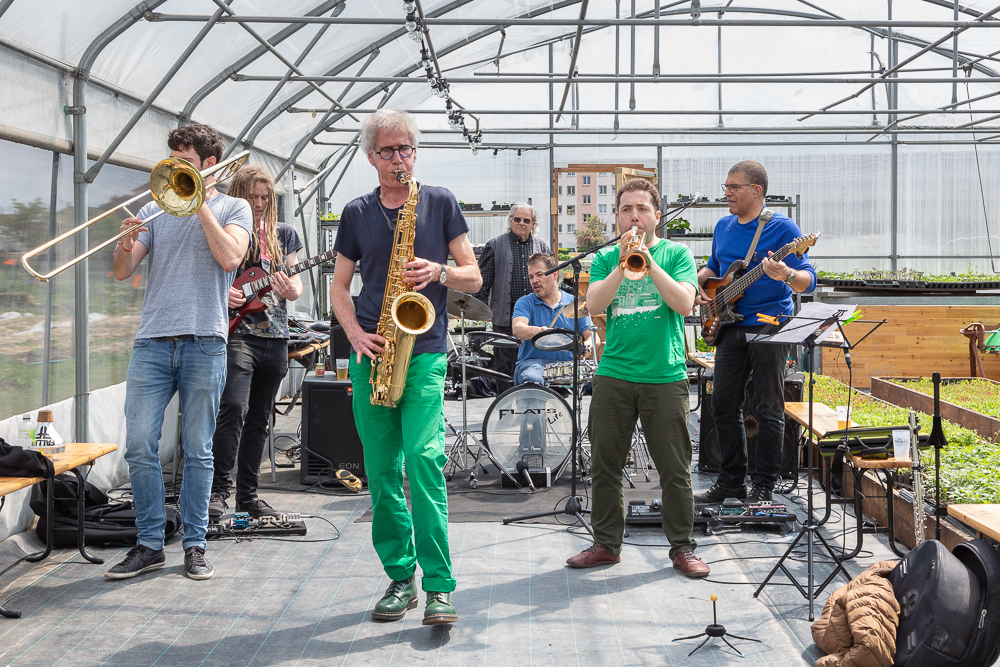The group Beluga in concert to close the official inauguration of the Urban Farm of Saint Denis on 11 May 2019.  L'inauguration de la Ferme Urbaine de Saint-Denis le 11 mai 2019.  Zone Sensible / Parti Poétique et la Ferme Ouverte de Saint-Denis.